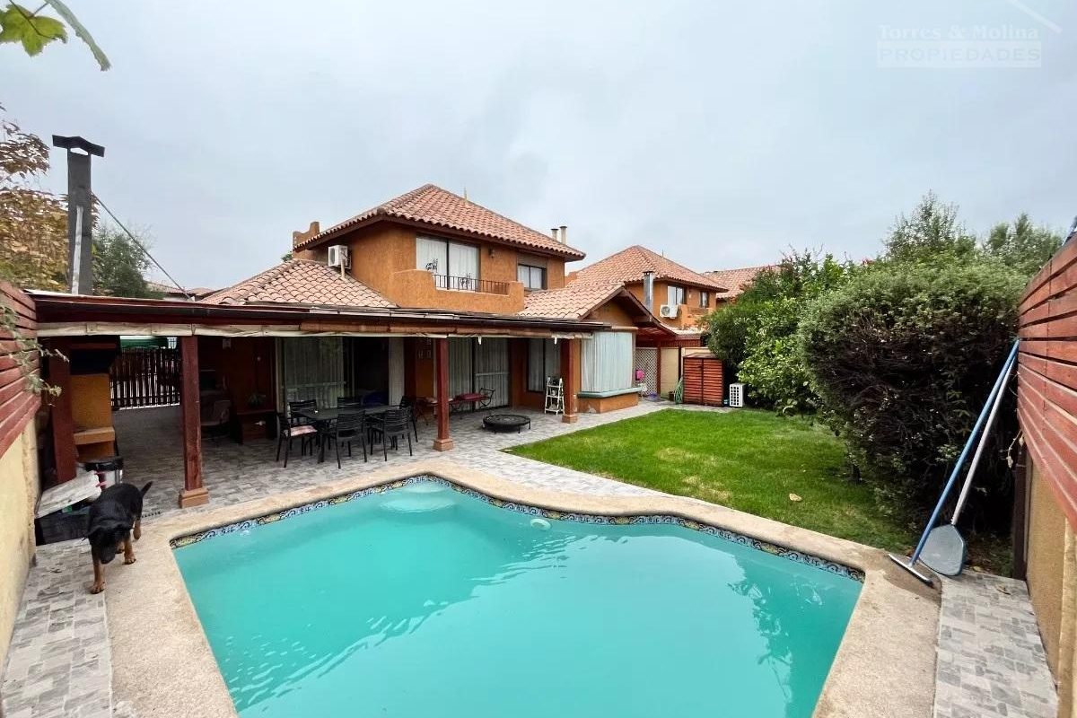 Linda Y Acogedora Casa, Con Excelente Ubicación Y Seguridad