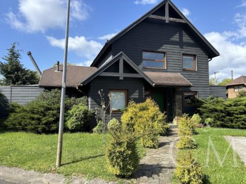 Casa Venta en Valdivia — Hermosa Casa En Condominio Riberas Del Estancilla