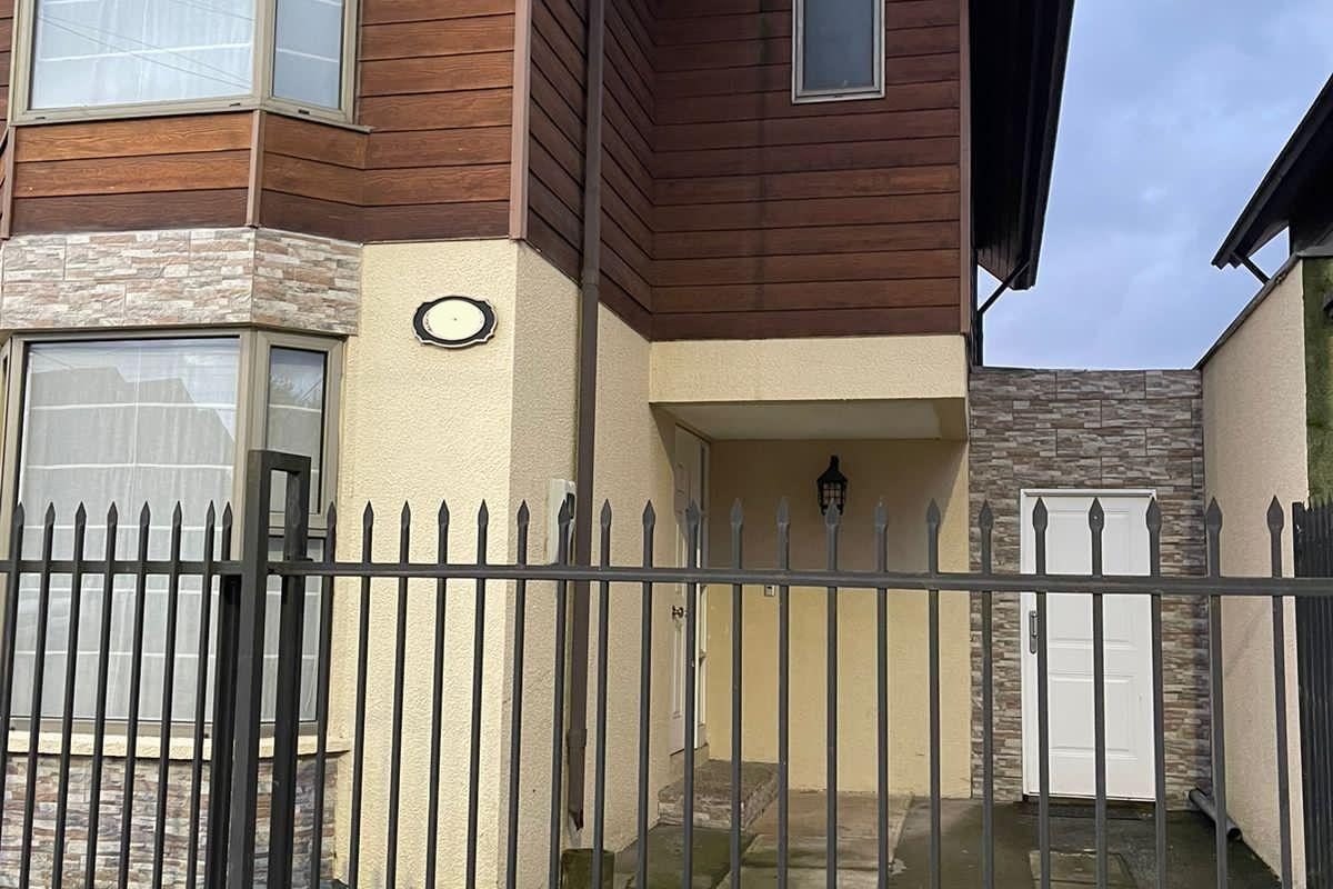 Excelente Casa En Bosque Sur