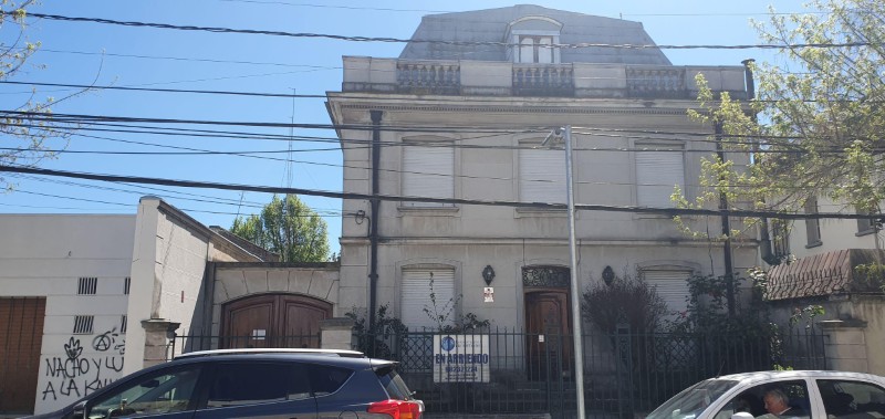 Arriendo Casa De 400M2 Apta Para Oficina