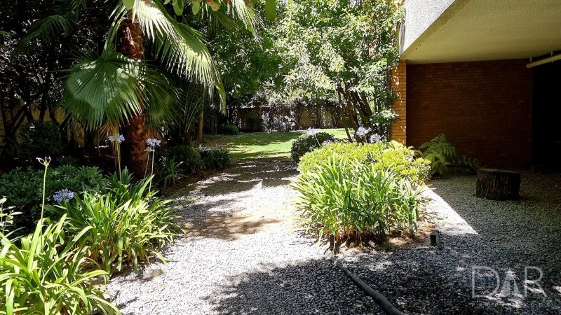 Se Vende Amplio Departamento Más Oficina Independiente Promer Piso En Las Condes