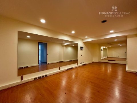 Local Comercial Arriendo en Reñaca — Reñaca – Arrienda Gran Local De 234M2 – Pleno Centro