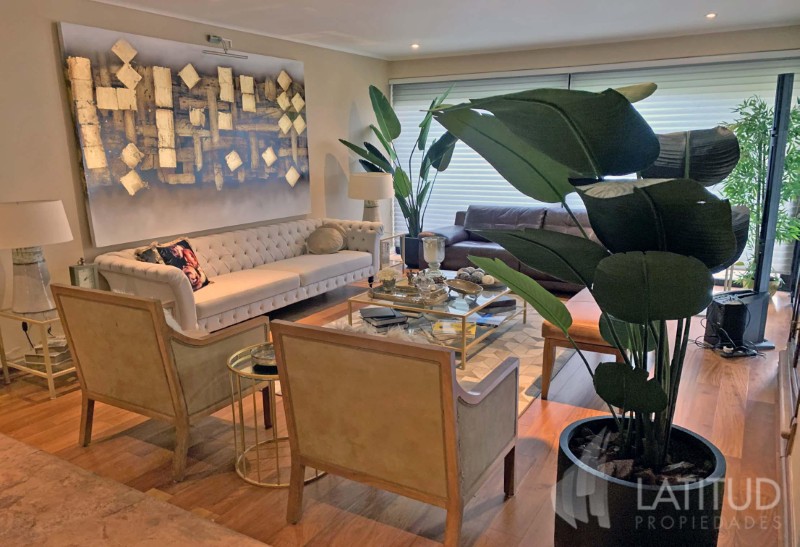 Gran Casa / El Tranque -Alcalde Délano / 880-440 Mts / 6D-6B