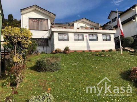Casa Venta en Puerto Montt — Amplia Casa 3D, 4B. Pichi Pelluco.