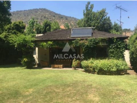 Casa Venta en Lo Barnechea — Casa En Sector Jardin De La Dehesa