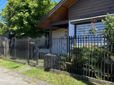Casa Venta en Valdivia — Casa A Una Cuadra De Picarte, Valdivia