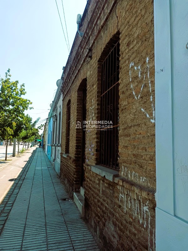 Santiago: Casa Con Extenso Terreno De 300 Mâ² En Ubicación Privilegiada.