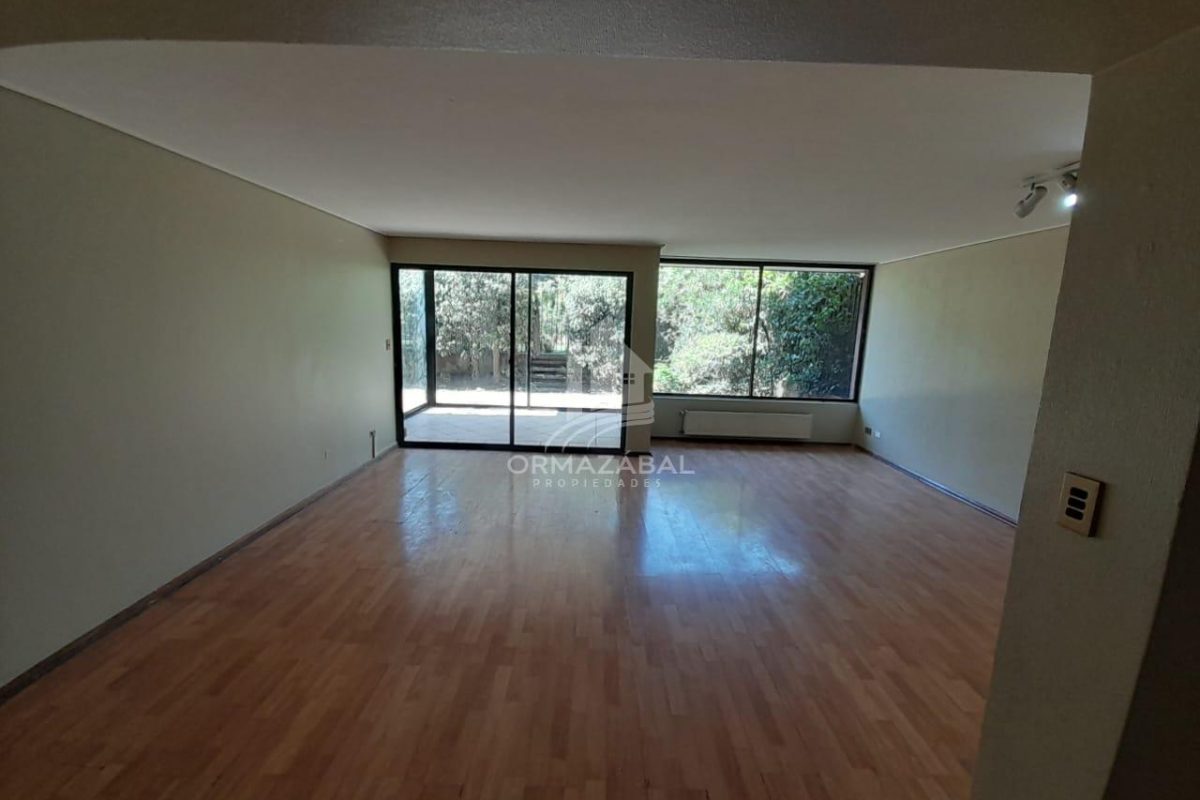 Arriendo Depto. Luminoso Con Jardin Propio, Las Condes 4D 3B