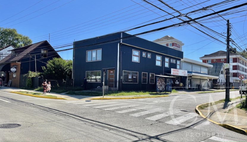 Local En Excelente Ubicacion En Isla Teja