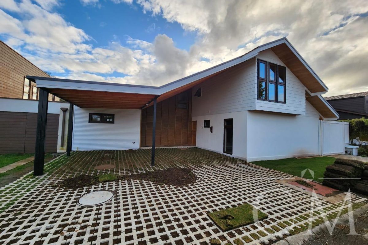 Amplia Casa En Villa Los Notros De Curiñanco