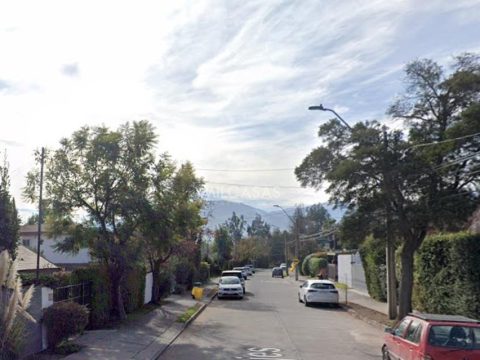 Casa Venta en Las Condes — Casa Amplia