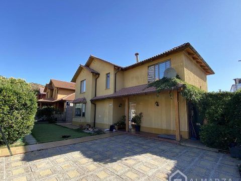 Casa Venta en Pudahuel — Hermosa Casa. Condominio Privado