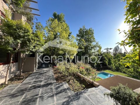 Casa Venta en Las Condes — Casa Con Vista Maravillosa