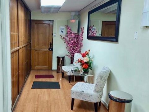 Oficina Venta en Providencia — Excelente Oficina Metro Los Leones