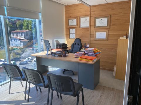 Oficina Arriendo en Puerto Montt — Arriendo Oficina Nã‚Â° 505 60 M2 Edificio Capital