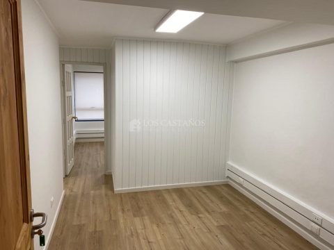 Oficina Arriendo en Puerto Montt — Oficina Nã‚Â° 207 47M2 Edificio Colon