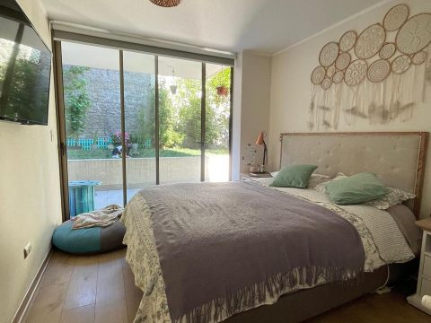 Departamento Venta en Santiago — Comodo Departamento 3D 2B, Con Patio Exclusivo, Semi-Nuevo En Ñuñoa A La Venta