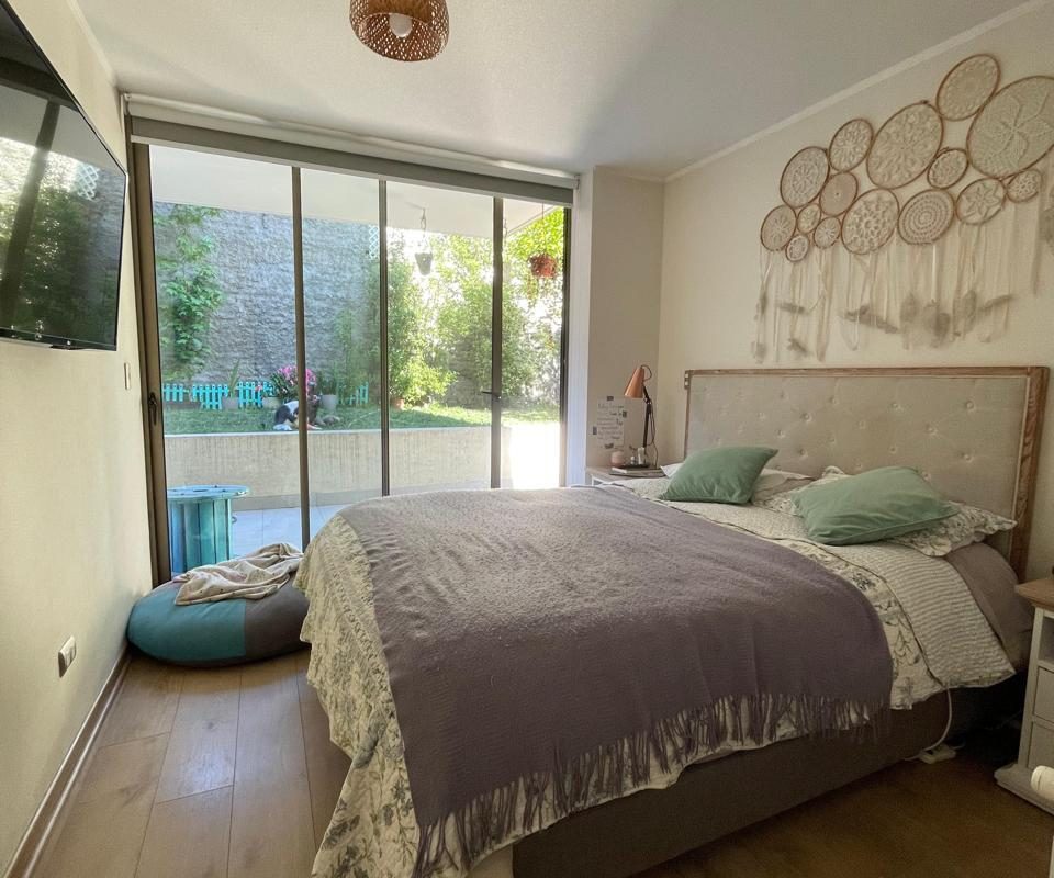 Comodo Departamento 3D 2B, Con Patio Exclusivo, Semi-Nuevo En Ñuñoa A La Venta