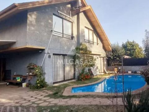 Casa Venta en Las Condes — Estupenda Casa Sector Metro Los Domínicos