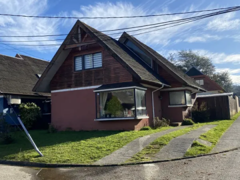 Casa Venta en Valdivia — Venta Casa Esquina En Sector Isla Teja
