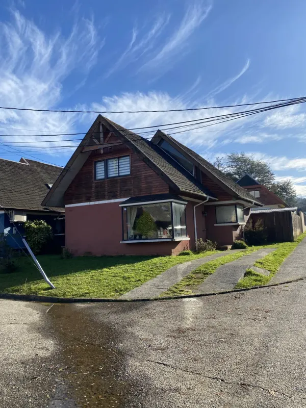 Venta Casa Esquina En Sector Isla Teja