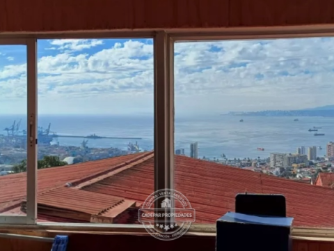 Casa Venta en Valparaíso — Vende Amplia Casa En Valparaiso