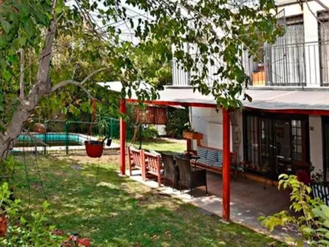 Casa Venta en Las Condes — Gran Oportunidad !!!! Excelente Ubicación Con Gran Terreno