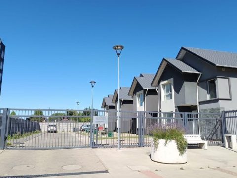 Casa Arriendo en Los Ángeles — Se Arrienda Casa Cond.aragon (Gab.mistral)