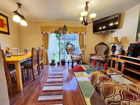 Casa Venta en Los Ángeles — Se Vende Casa Esquina Plazas De Santa Maria