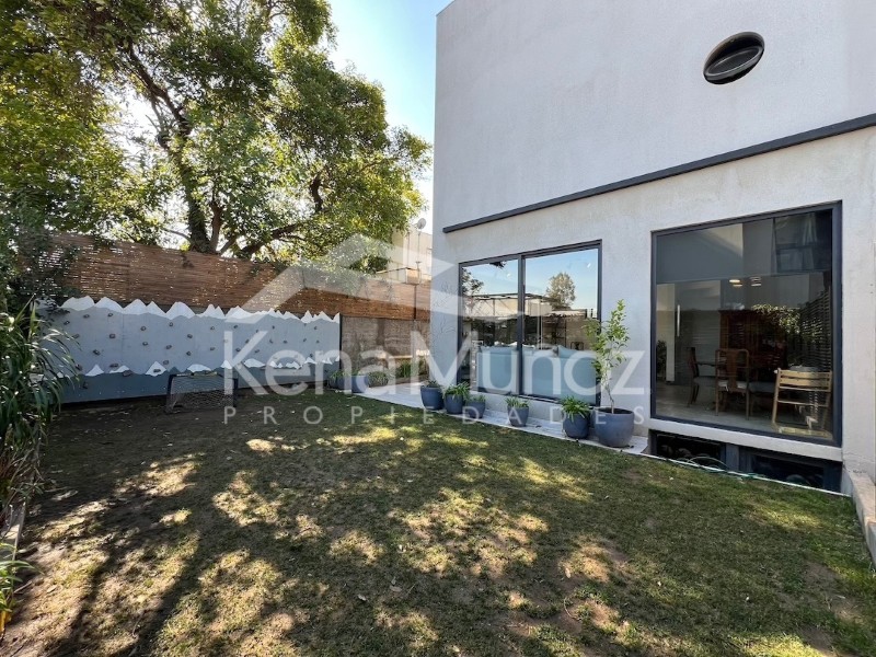 Townhouse Casi Nuevo. No Perimetral