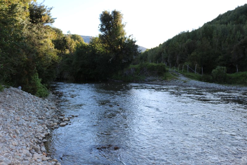 Parcelas Deslindan Con Orilla Rio En Castro, Chiloé