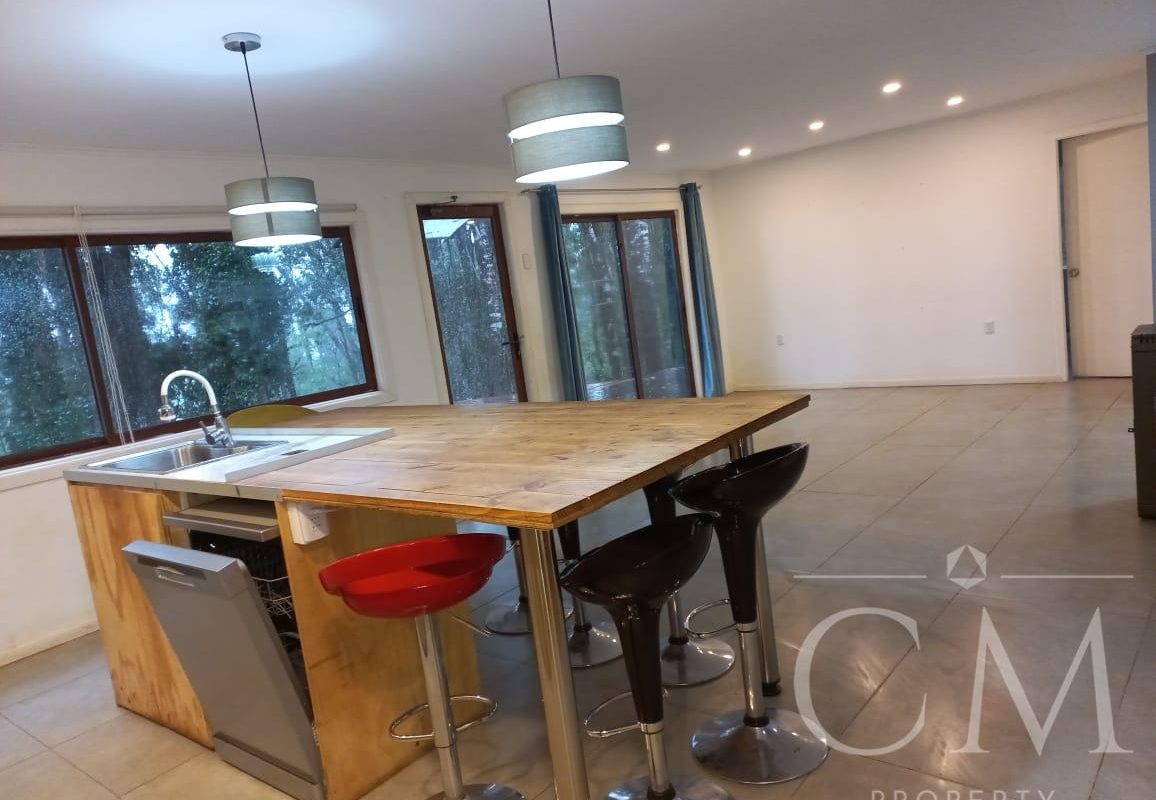 Amplia Casa En Condominio Los Aromos