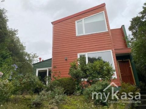 Casa Venta en Puerto Montt — Amplia Casa En Pelluco