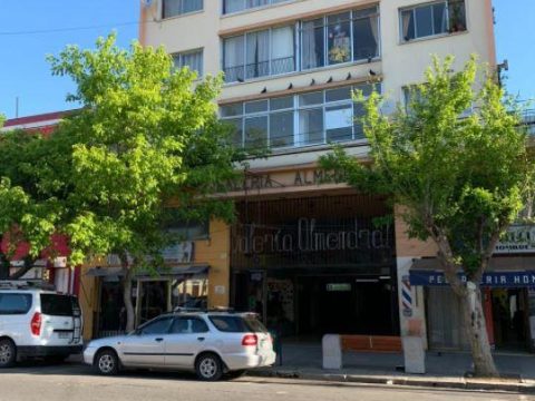 Departamento Venta en Valparaíso — Departamento Duplex En Venta, Centro De Valparaiso.