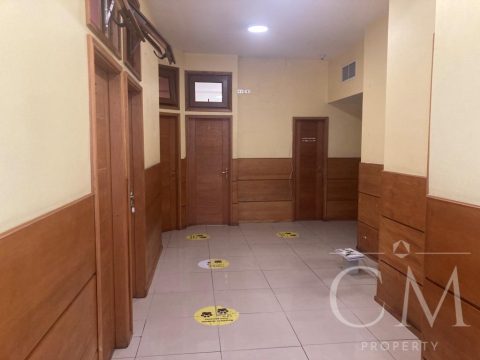 Local Comercial Venta en Puerto Montt — Se Vende Oficina En Edf. La Construcciã“N Con 5 Oficinas En Su Interior