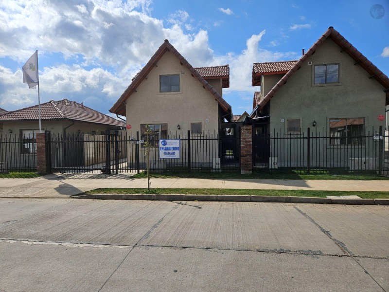 En Arriendo Casa Nueva En Hacienda La Esmeralda