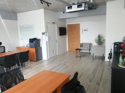 Oficina Venta en Puerto Montt — Venta Oficina Mas Estacionamiento Edificio Capital