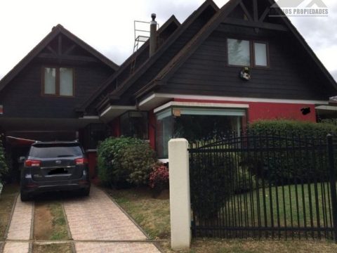 Casa Venta en Valdivia — Venta Preciosa Casa Bario El Bosque