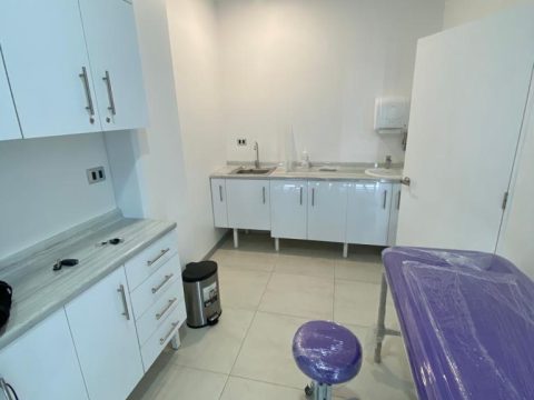 Oficina Arriendo en Talca — Se Arrienda Consulta Mãƒâ€°Dica Amoblada Y Equipada Para Uso De Atenciãƒâ€Œn De Salud.