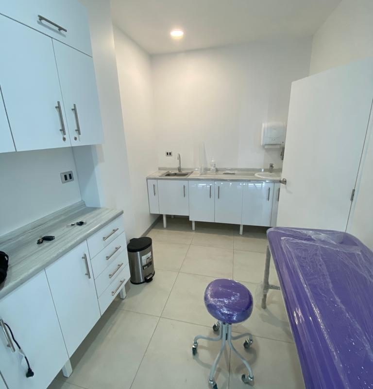 Se Arrienda Consulta Mãƒâ€°Dica Amoblada Y Equipada Para Uso De Atenciãƒâ€Œn De Salud.