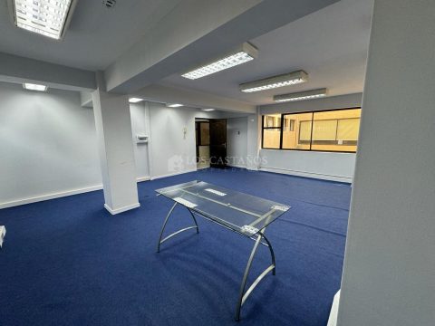 Oficina Arriendo en Puerto Montt — Oficina Nã‚Â° 303 50 M2 Edificio Pedro Montt