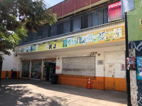 Local Comercial Arriendo en Santiago — Amplio Local, Ideal Supermercado, Mall, Distribuidores