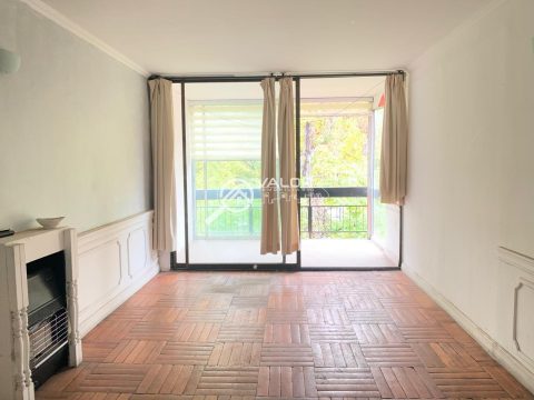 Departamento Venta en Las Condes — Departamento Para Remodelar 4D 3B, Las Condes