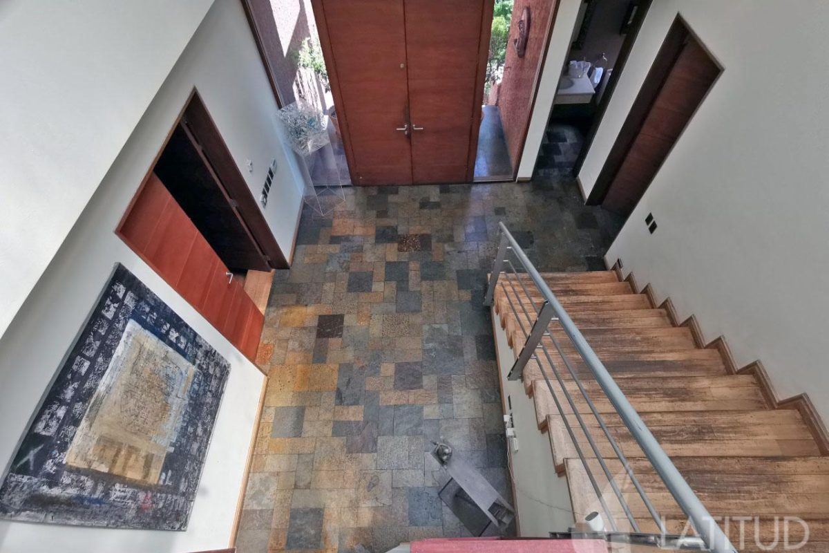 Everest / Trapenses / Santiago College / 400-1000 Mts2