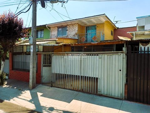 Casa Venta en Puente Alto — Cómoda Casa En Puente Alto, Sector Tranquilo Y Bien Conectado.