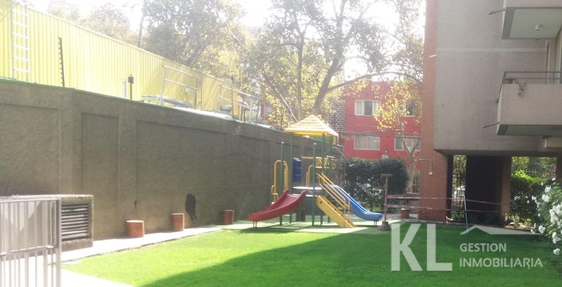 Departamento Central En Irarrazabal / Manuel Montt