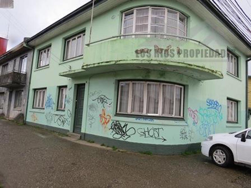 Venta Casa De Esquina En Calle Arauco