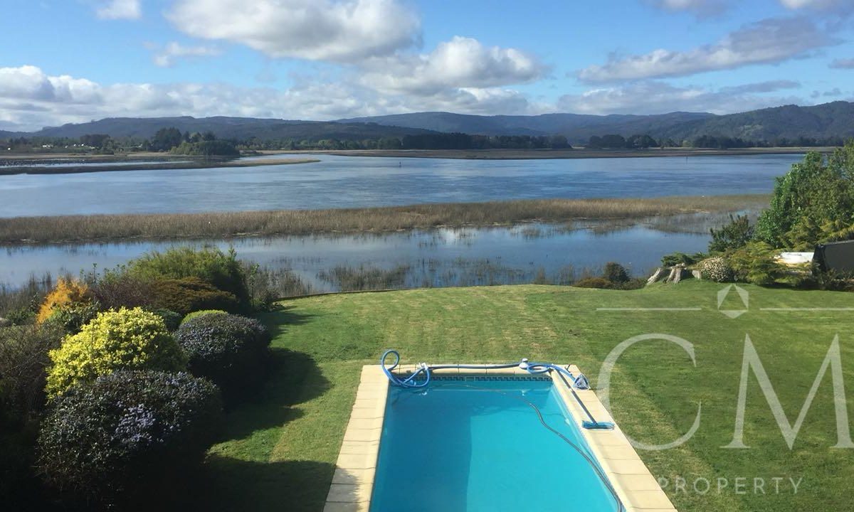 Se Vende Casa Con Espectacular Vista Y Orilla Al Rio Valdivia