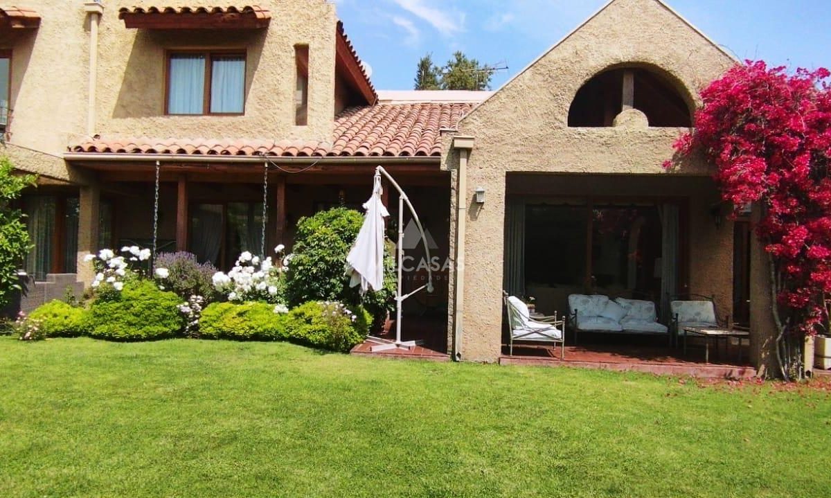 Excelente Casa En Quinchamalí, Las Condes