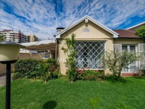 Casa Venta en Las Condes — Casa Roncesvalles